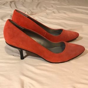 Kenneth Cole Reaction suede pointed toe pumps